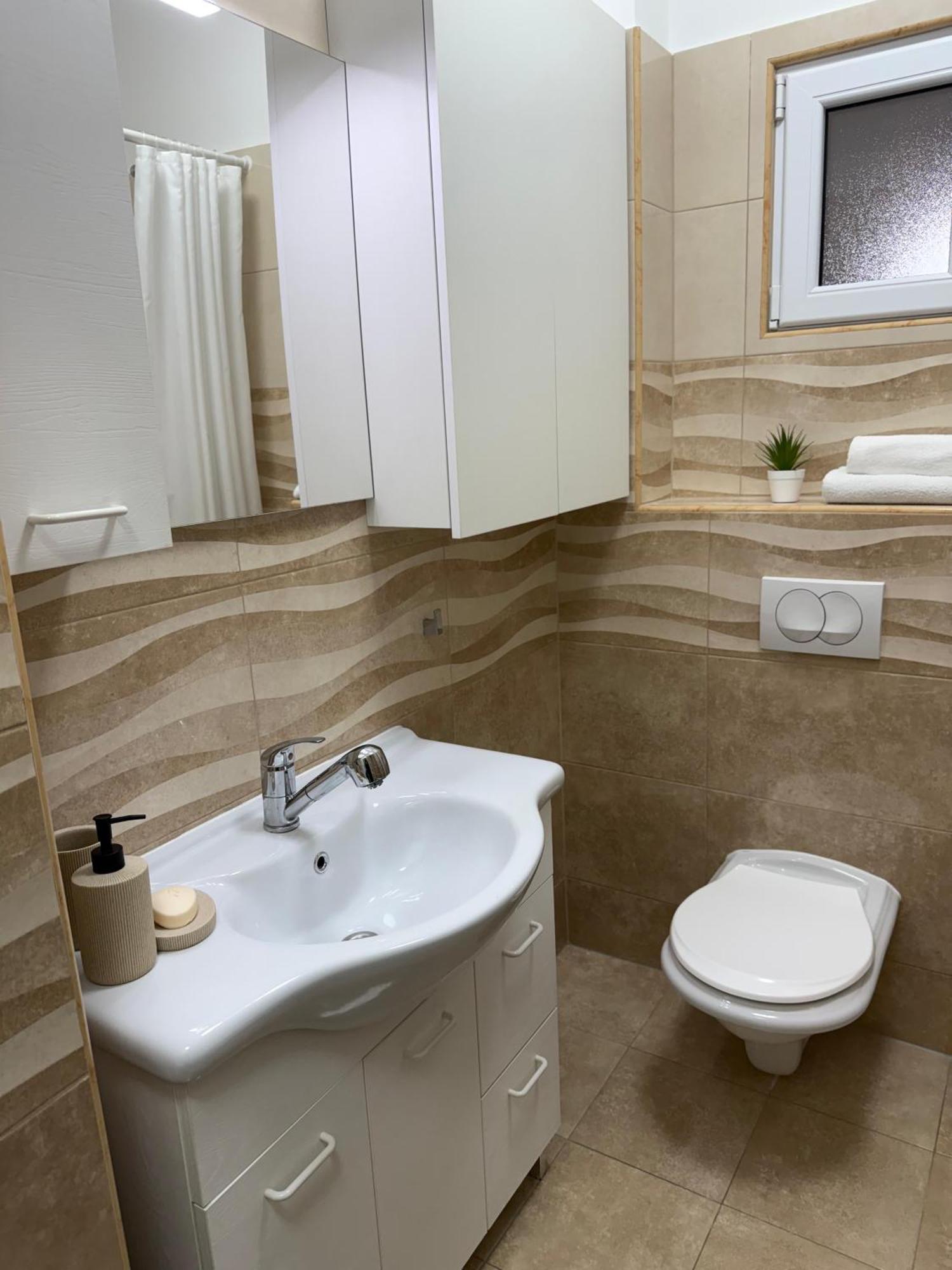 Helena Appartement *